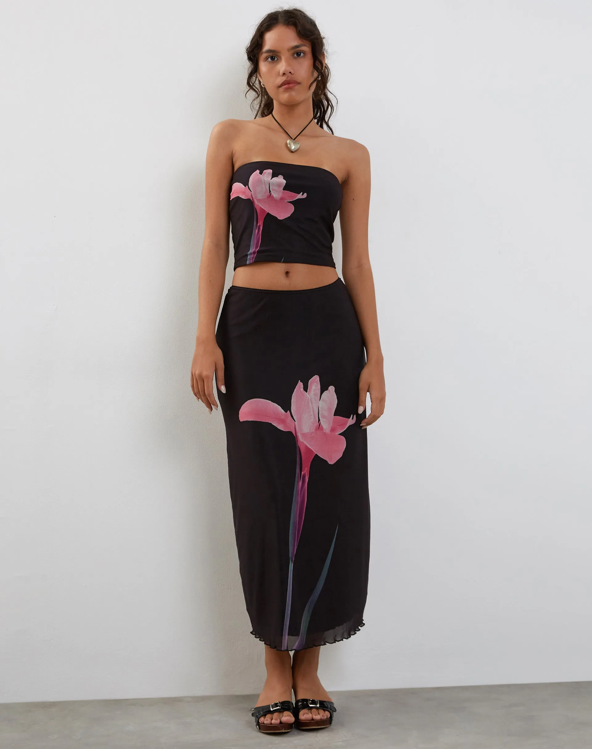 Lassie Midi Skirt in Black with Pink Flower Placement