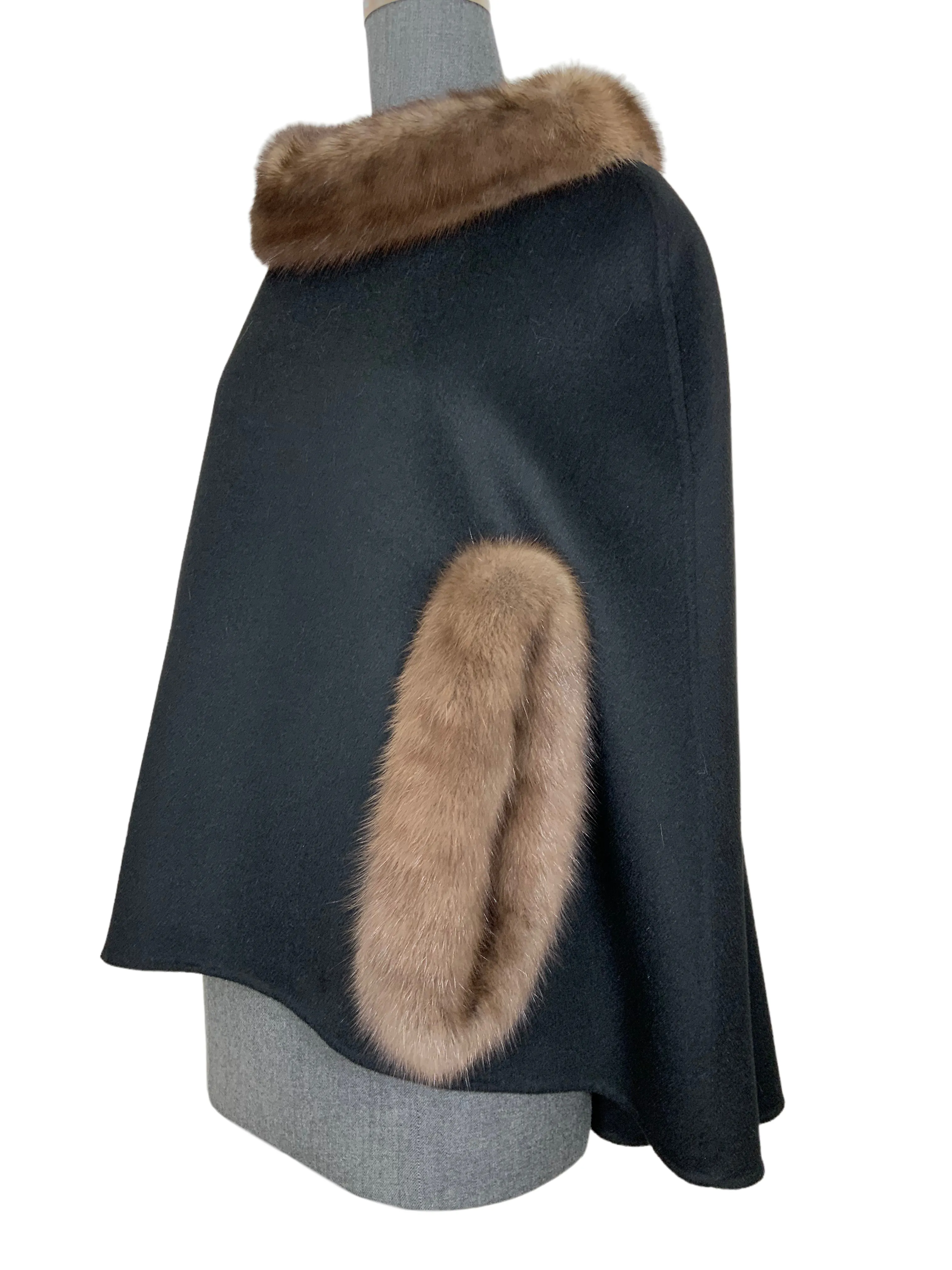 Oscar de la Renta Cashmere and Sable Fur Poncho