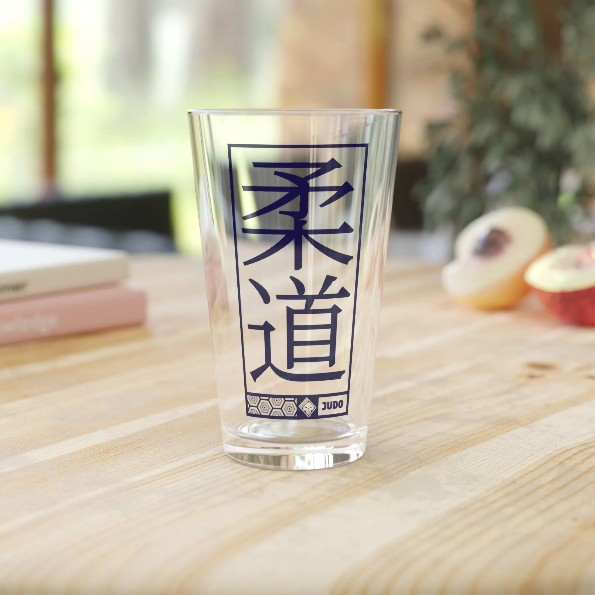 Precision Pours: Judo Excellence Engraved Pint Glass for Discerning Fans, 16oz